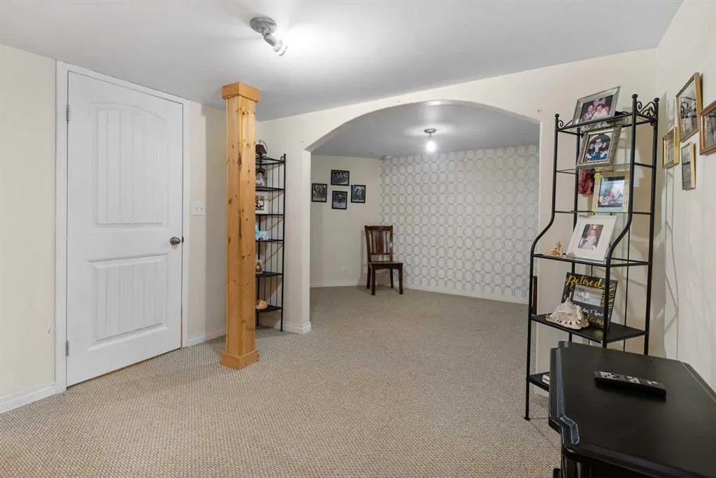 27 Eldorado Road SE