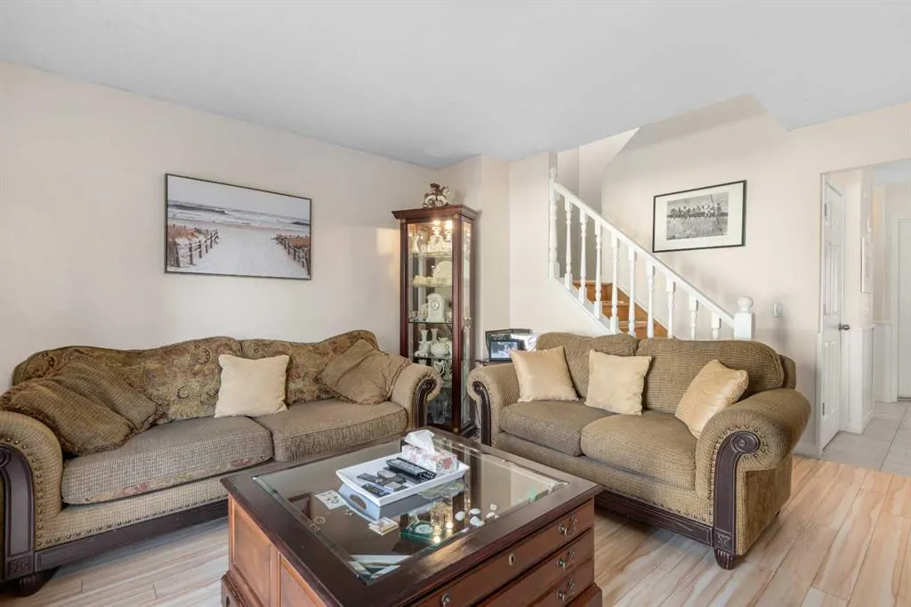 27 Eldorado Road SE