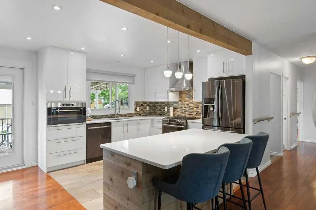 235 Allan Crescent SE