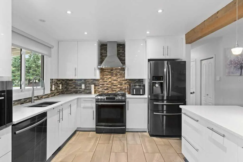 235 Allan Crescent SE