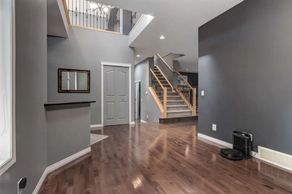 10 Chapala Road SE