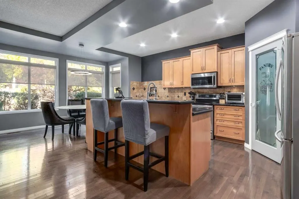 10 Chapala Road SE