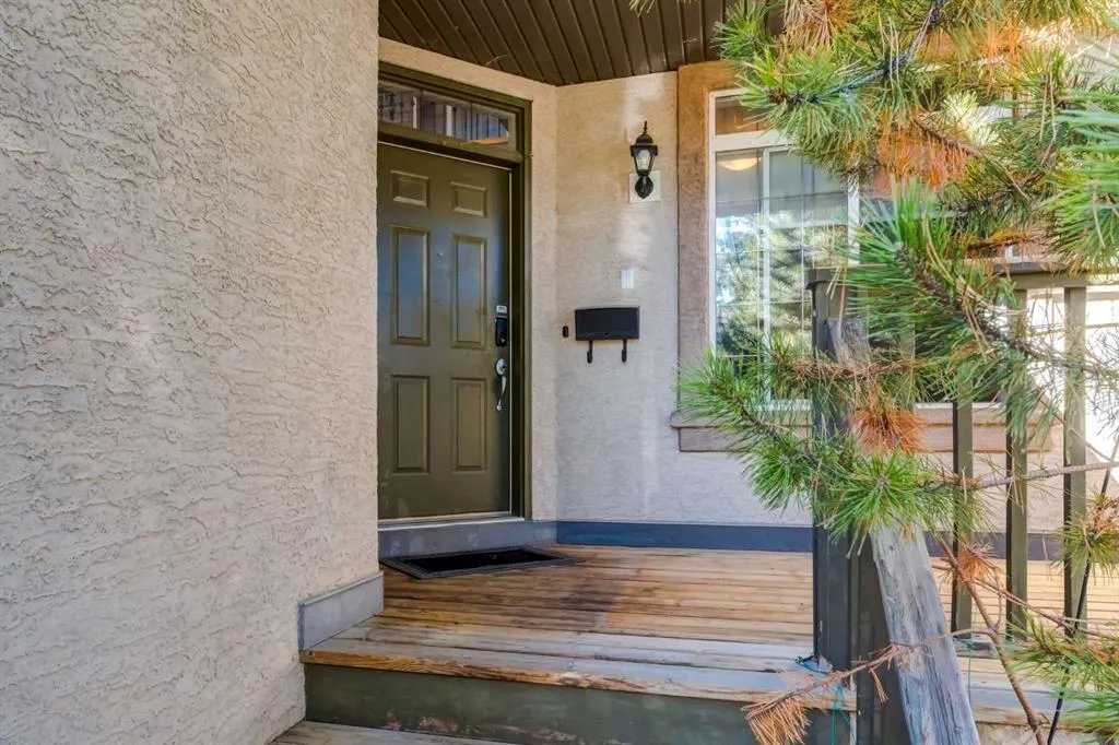 10 Chapala Road SE