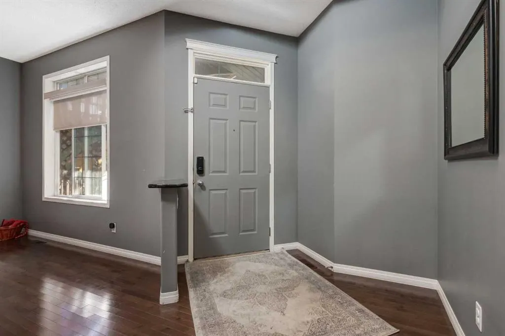 10 Chapala Road SE