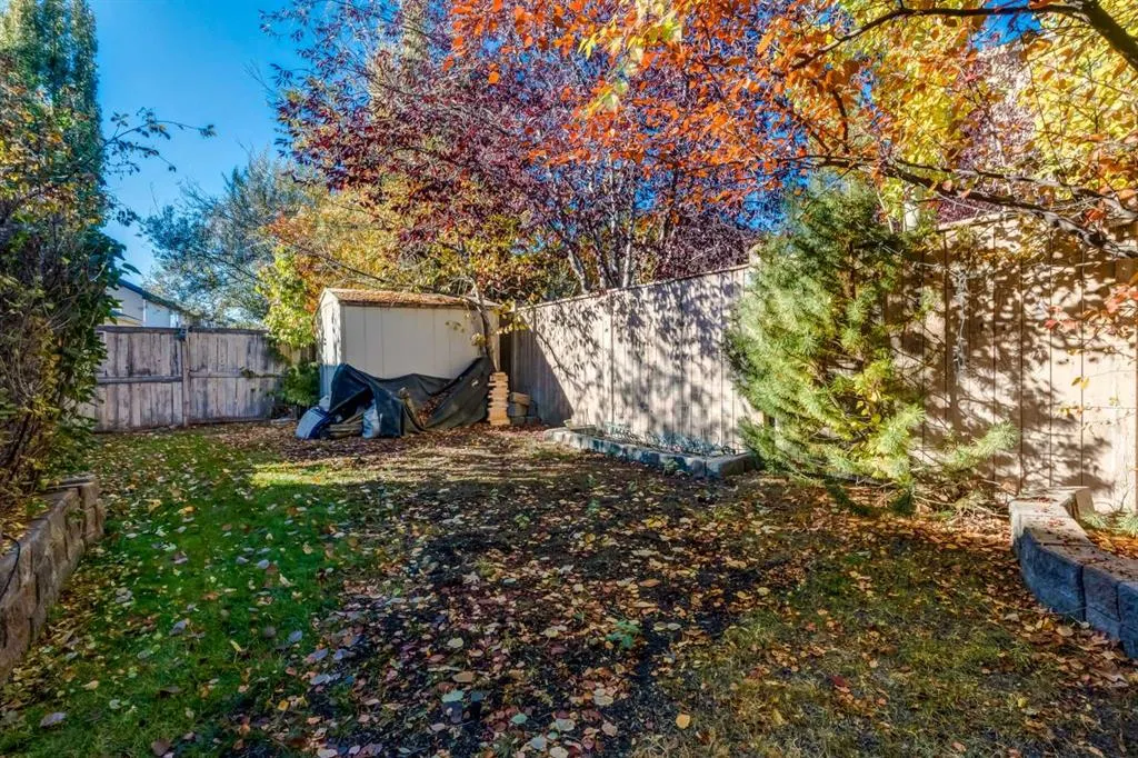 10 Chapala Road SE
