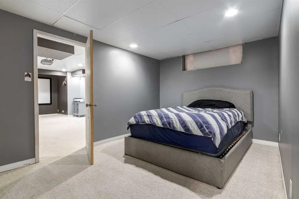 10 Chapala Road SE
