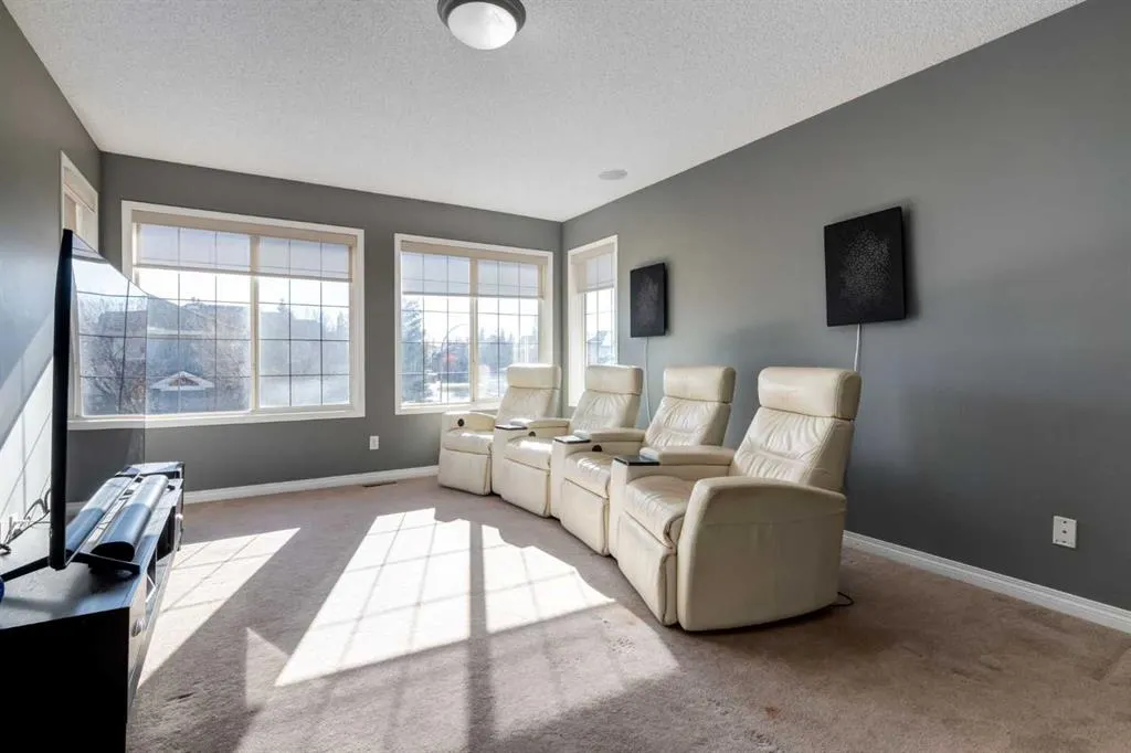 10 Chapala Road SE
