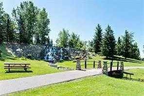 10 Chapala Road SE