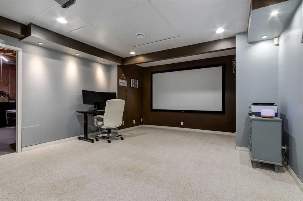 10 Chapala Road SE