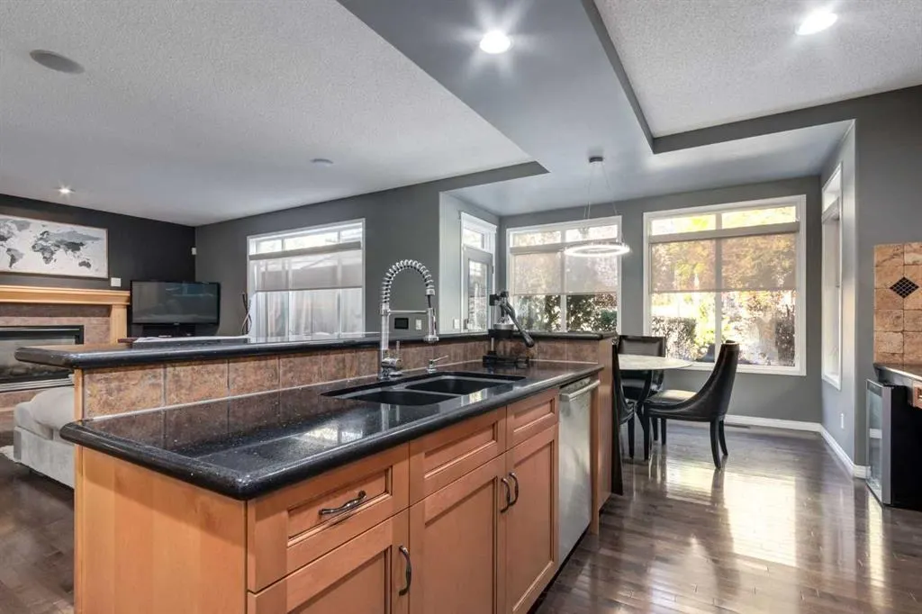 10 Chapala Road SE