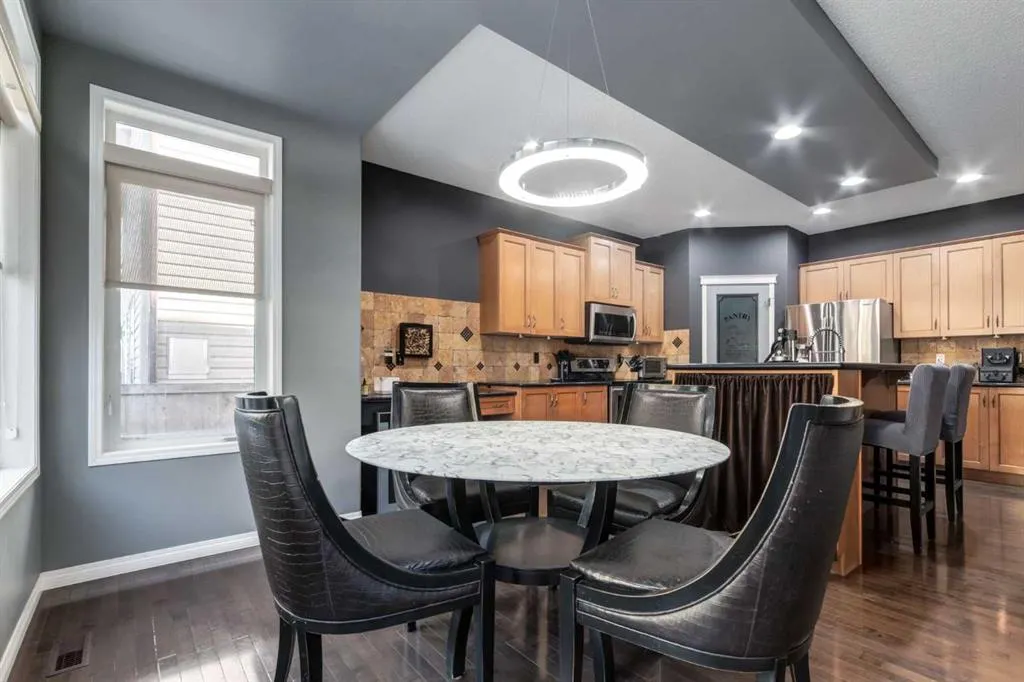 10 Chapala Road SE