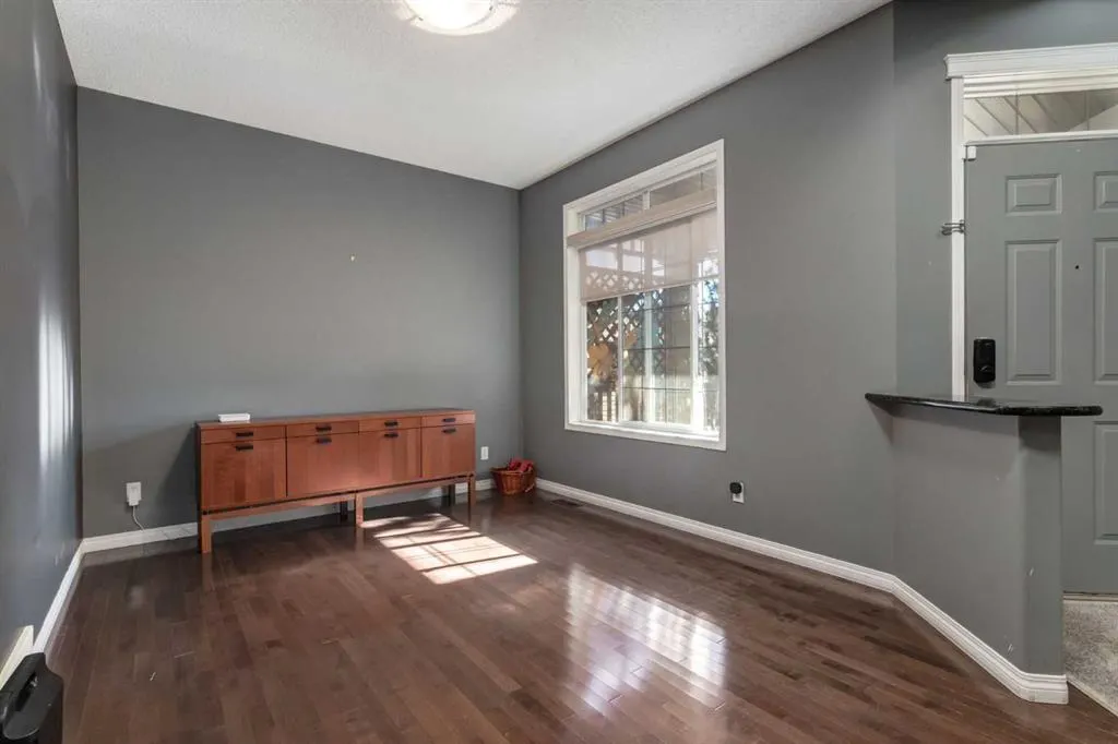 10 Chapala Road SE