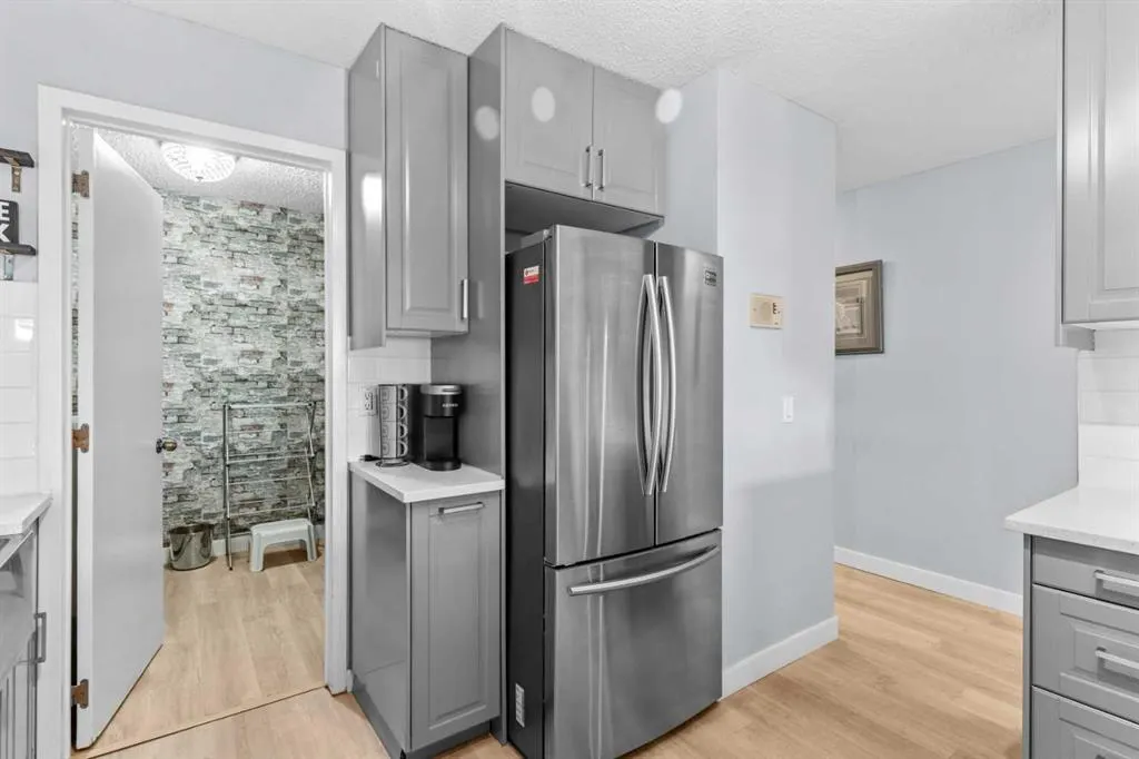 333 2 Avenue NE, #102