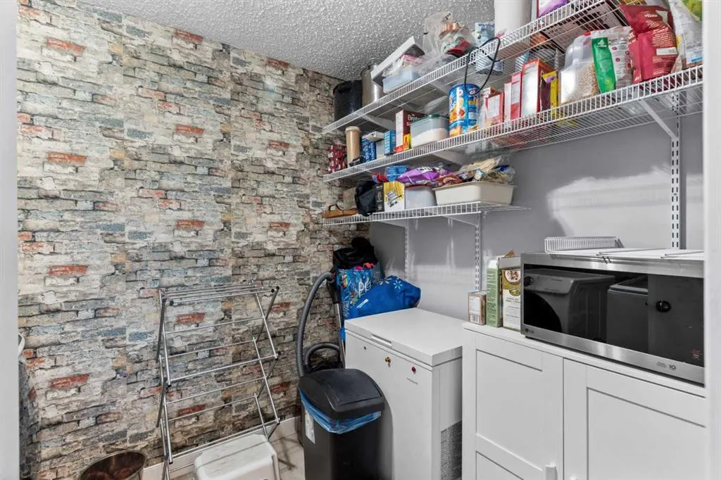 333 2 Avenue NE, #102
