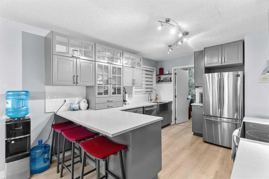 333 2 Avenue NE, #102