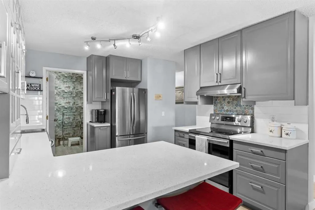 333 2 Avenue NE, #102