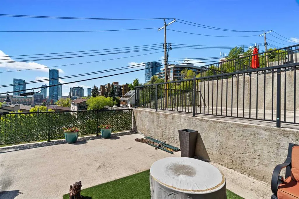 333 2 Avenue NE, #102