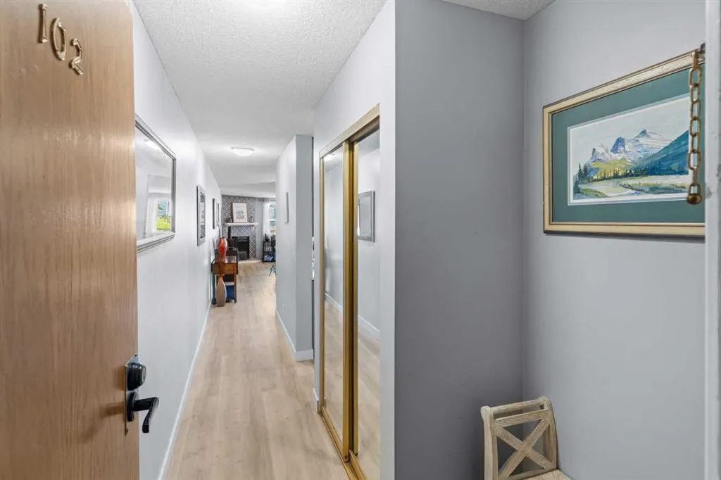 333 2 Avenue NE, #102
