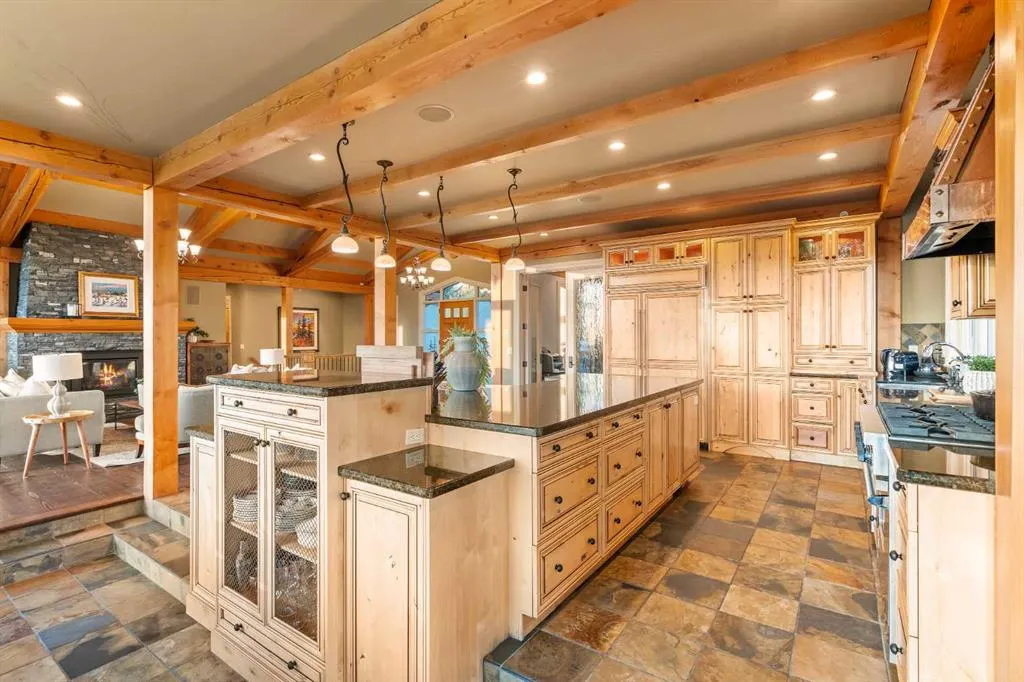 15 Escarpment Park