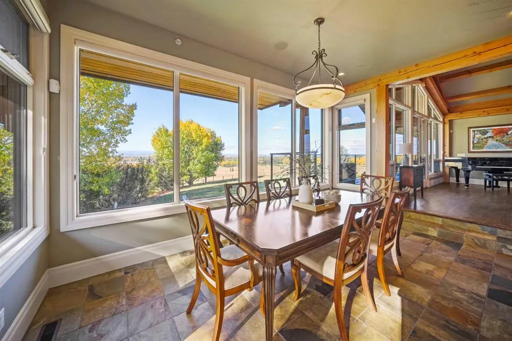 15 Escarpment Park