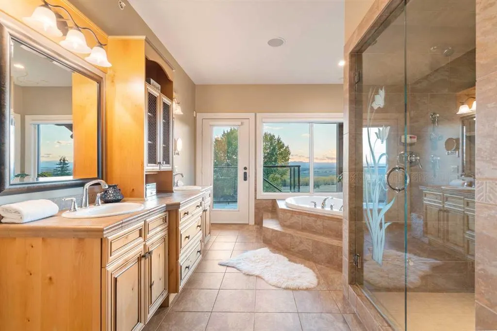 15 Escarpment Park
