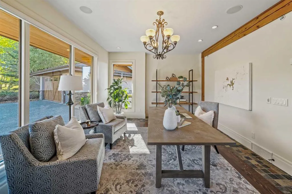 15 Escarpment Park
