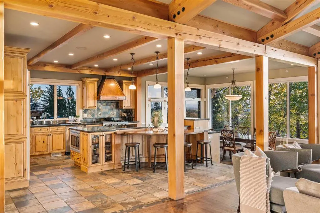 15 Escarpment Park