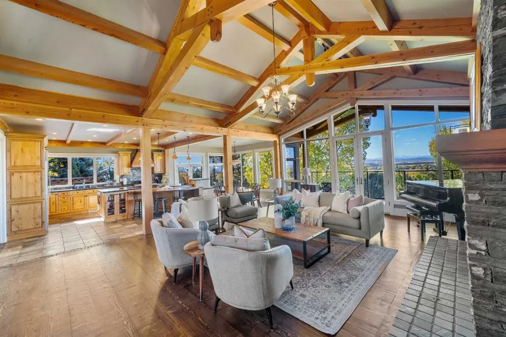 15 Escarpment Park