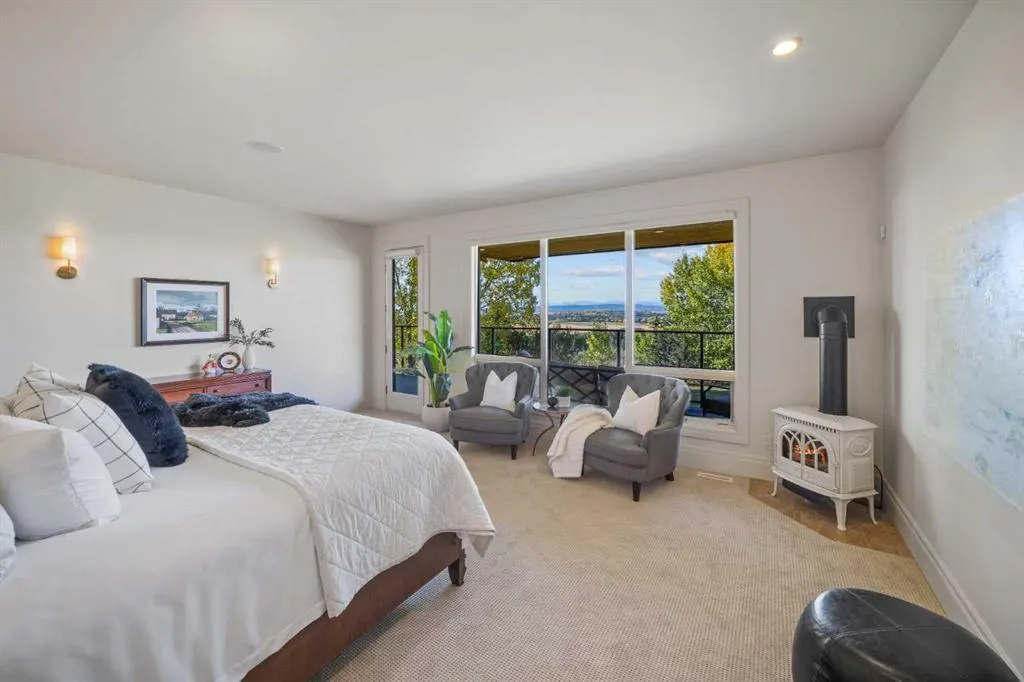 15 Escarpment Park