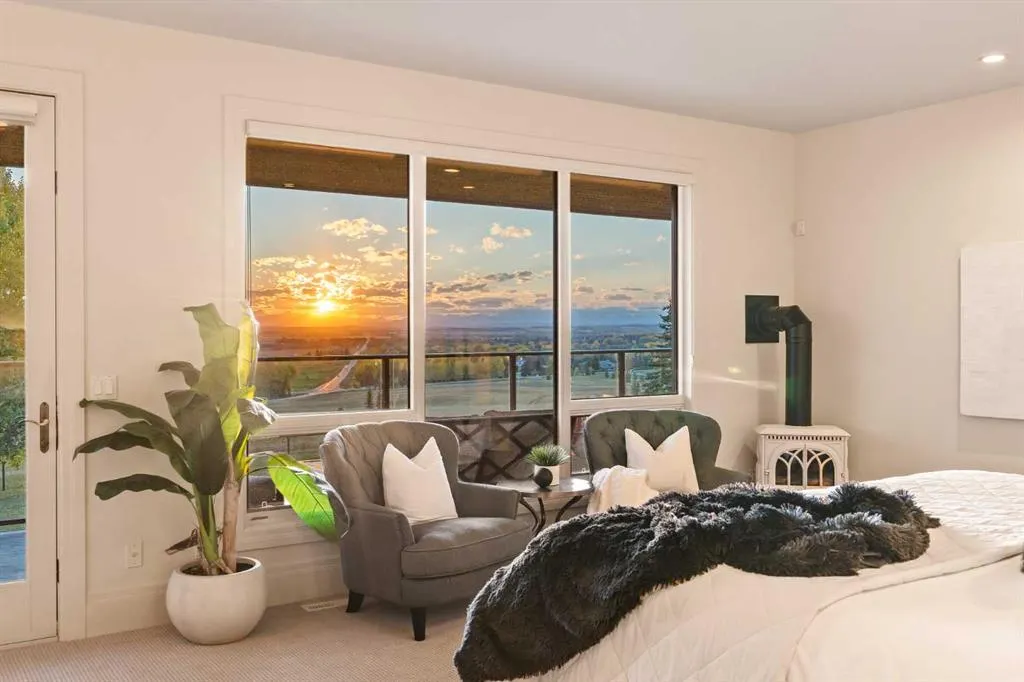 15 Escarpment Park