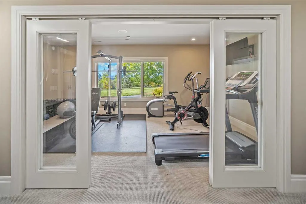 15 Escarpment Park