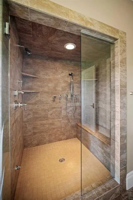 15 Escarpment Park