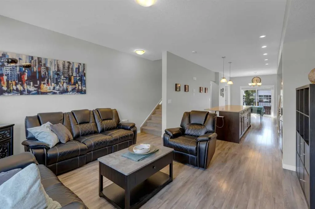 280 Williamstown Close NW, #1706
