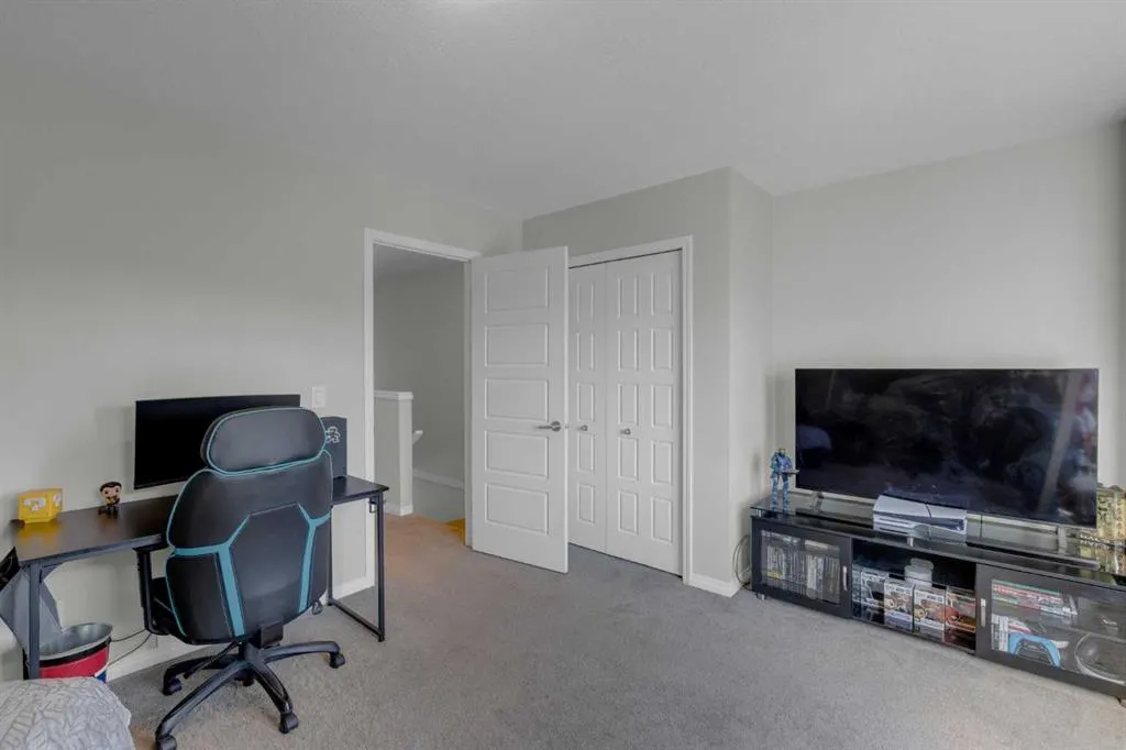 280 Williamstown Close NW, #1706
