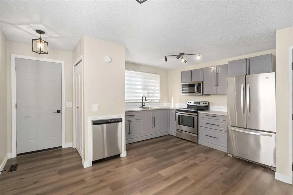 71 Riverbend Drive SE