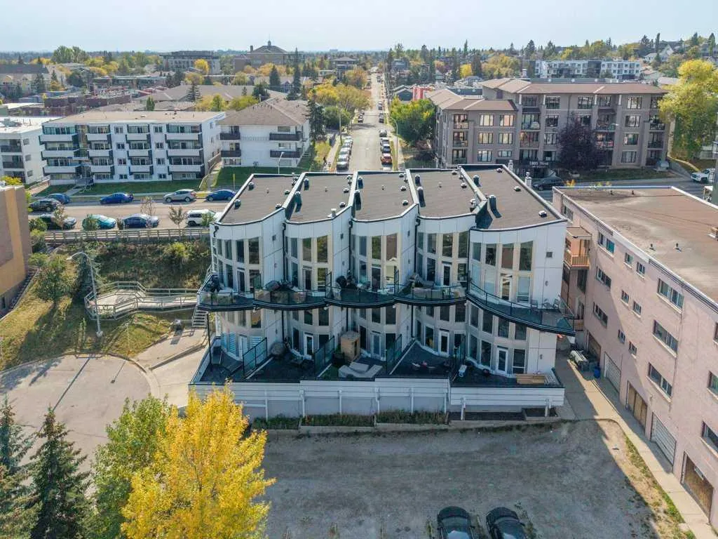 1800 26 Avenue SW, #102