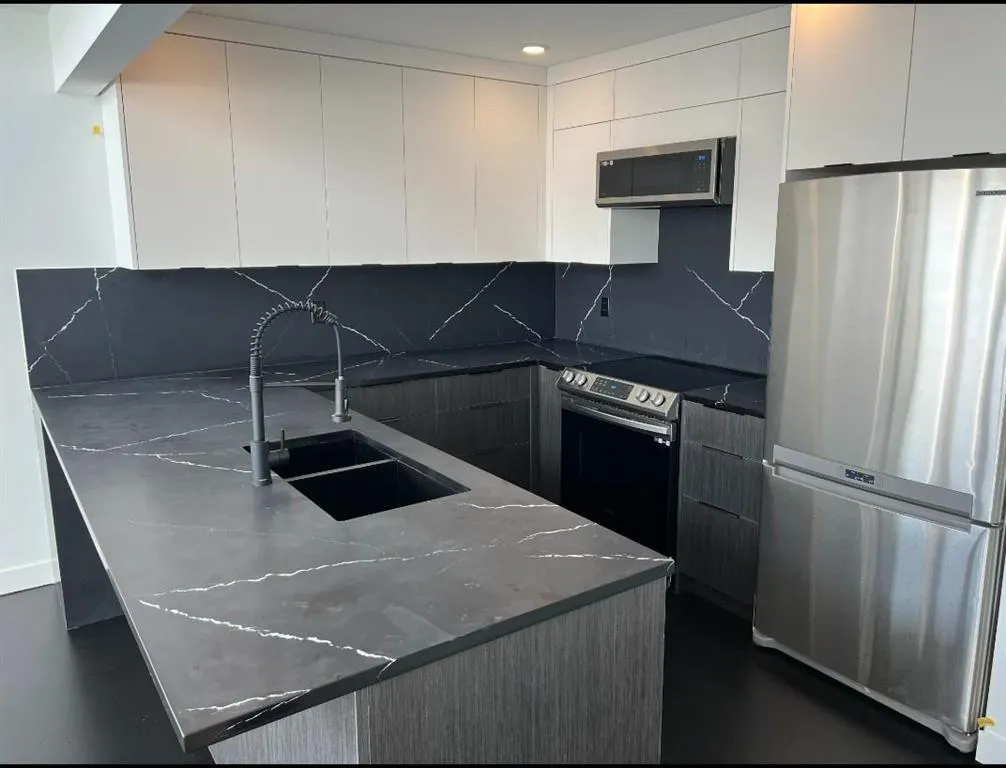 1800 26 Avenue SW, #102