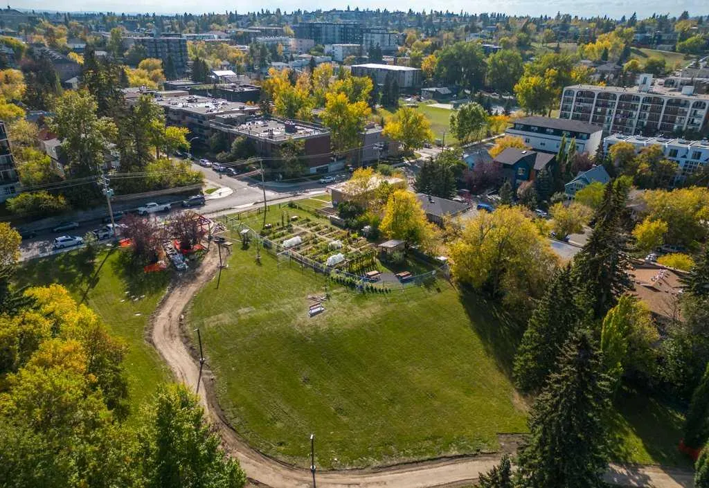 1800 26 Avenue SW, #102