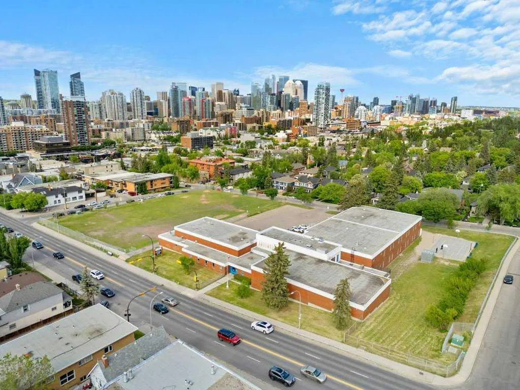 1800 26 Avenue SW, #102