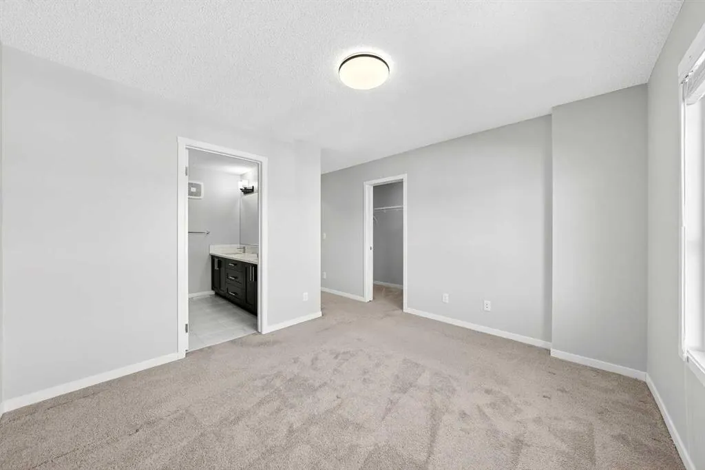 242 Harvest Hills Way NE