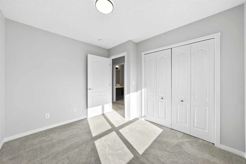 242 Harvest Hills Way NE