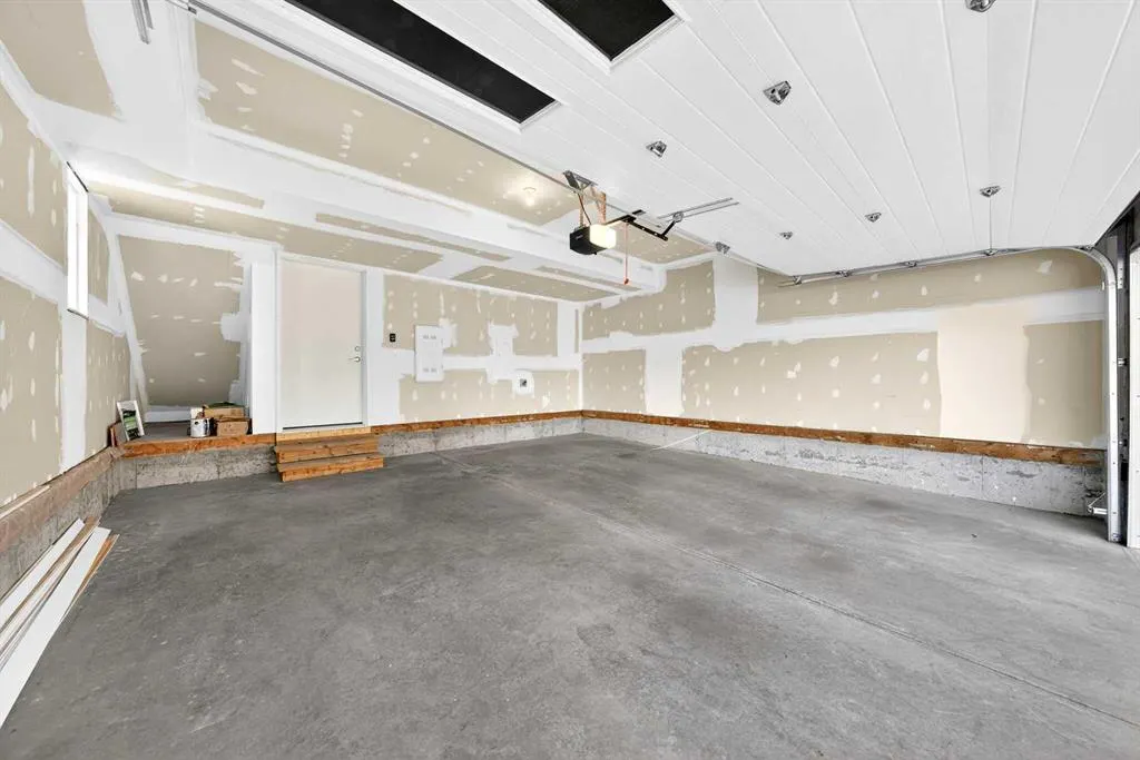 242 Harvest Hills Way NE