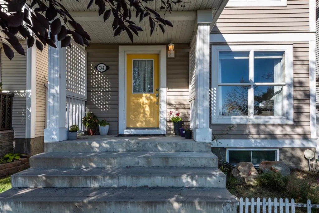 244 PRESTWICK Avenue SE