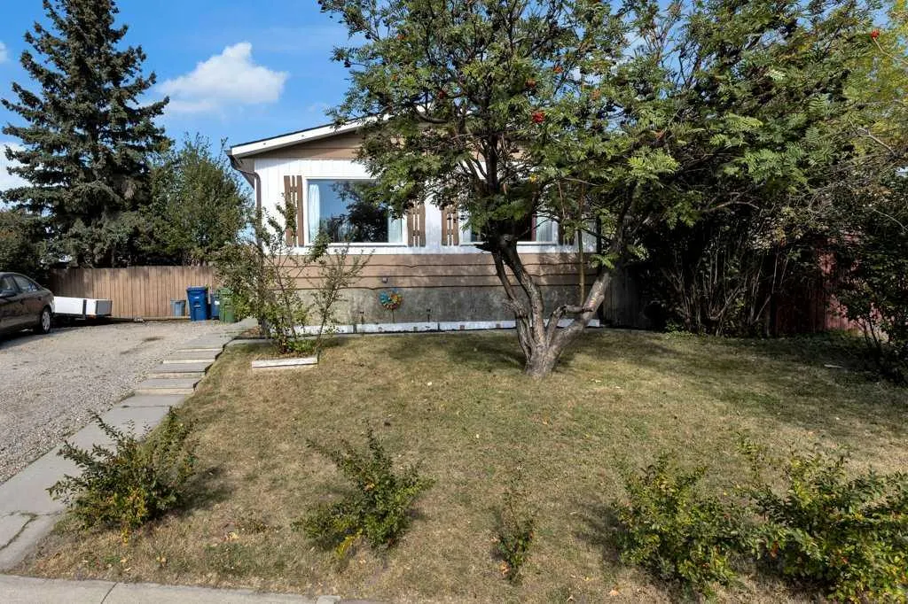 56 Spring Haven Close SE