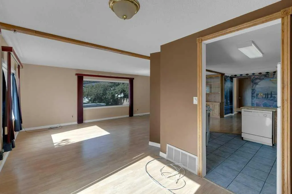 56 Spring Haven Close SE