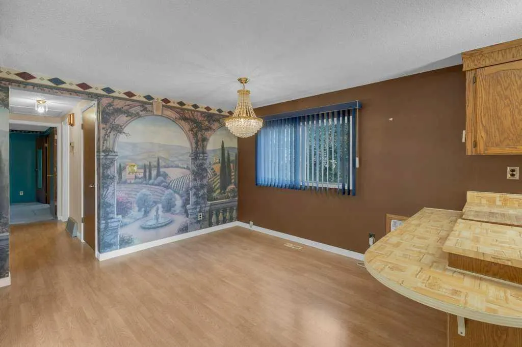 56 Spring Haven Close SE