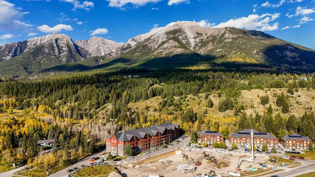 300 Palliser Lane, #315