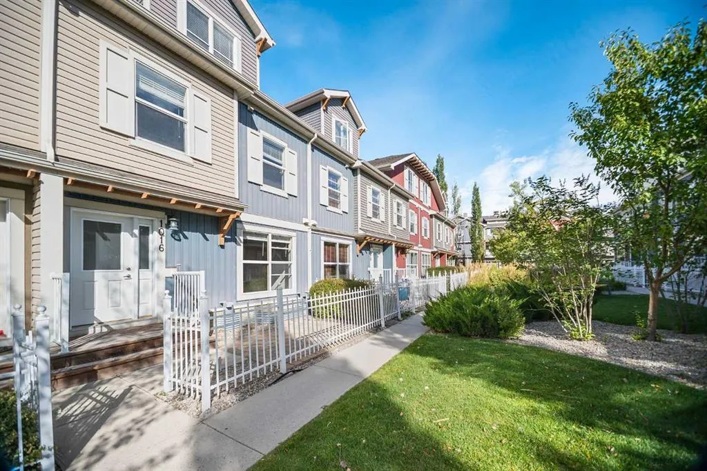 10 Auburn Bay Avenue SE, #1016