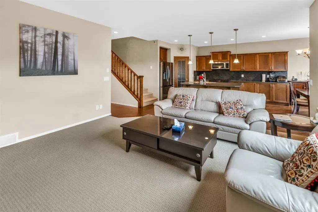 107 Everoak Green SW