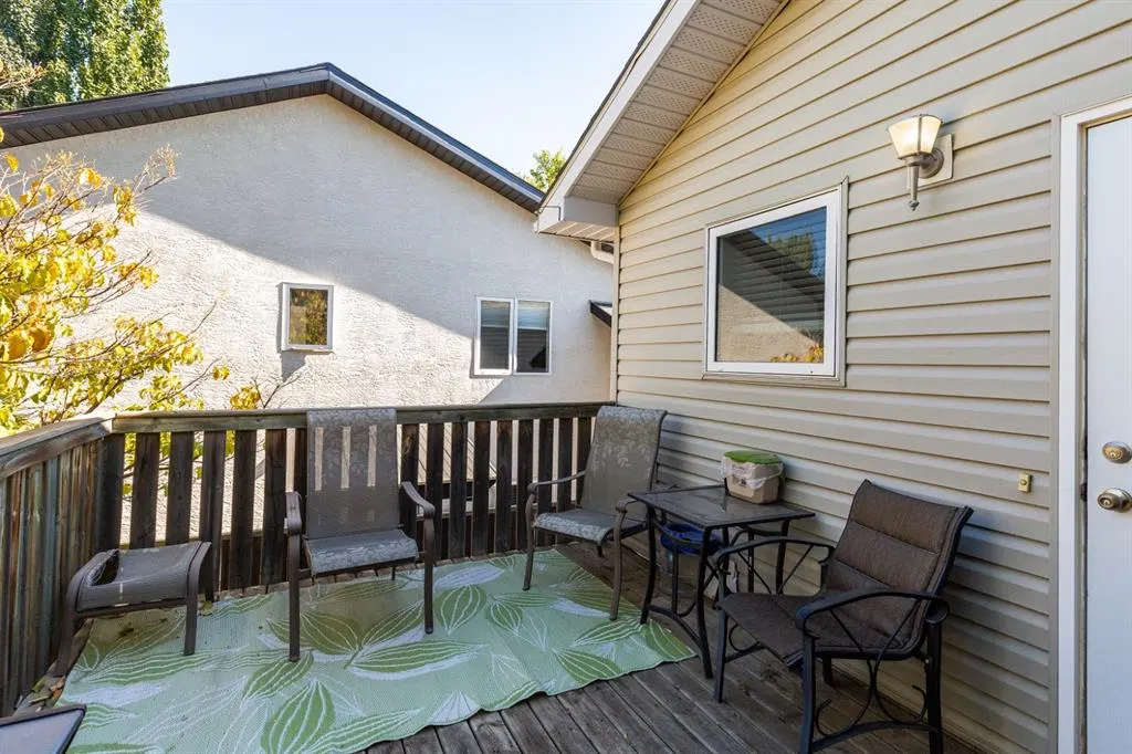 154 Blackfoot Court W